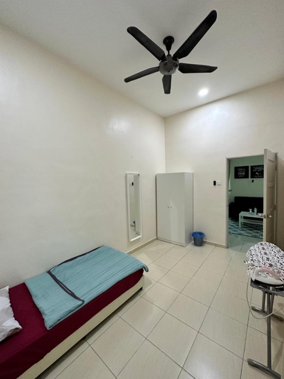 Rumahku Homestay, Taman Jasin Perdana Exteriör bild