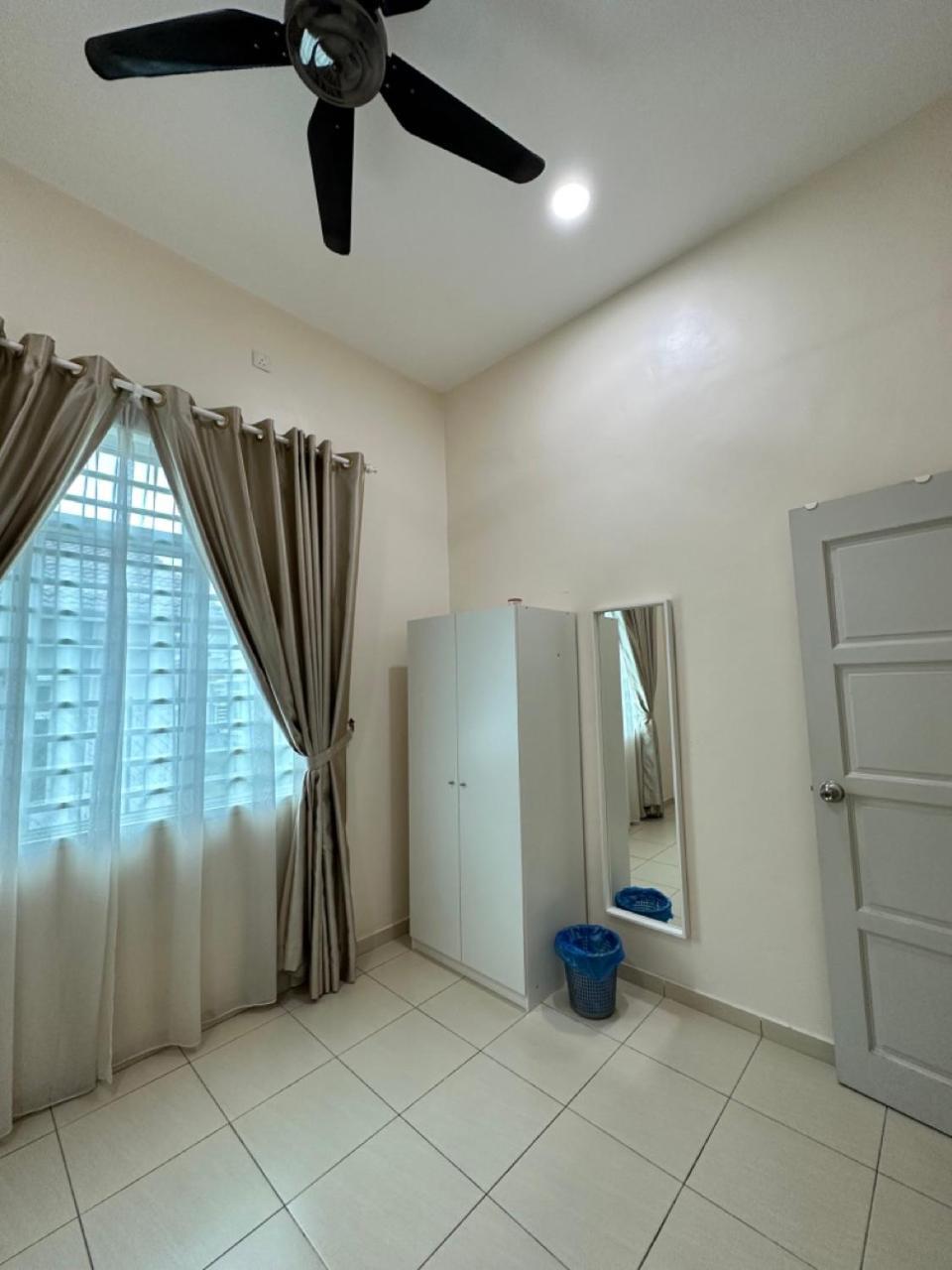 Rumahku Homestay, Taman Jasin Perdana Exteriör bild